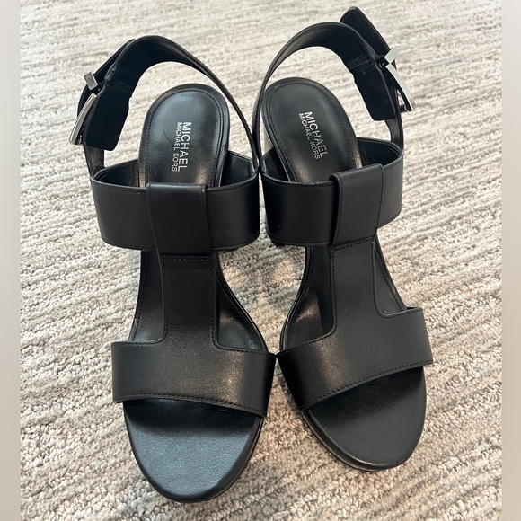 SOLD Michael Kors Becker Block Heel Platform Black Leather Sandal (Women 9) - Picture 3 of 11